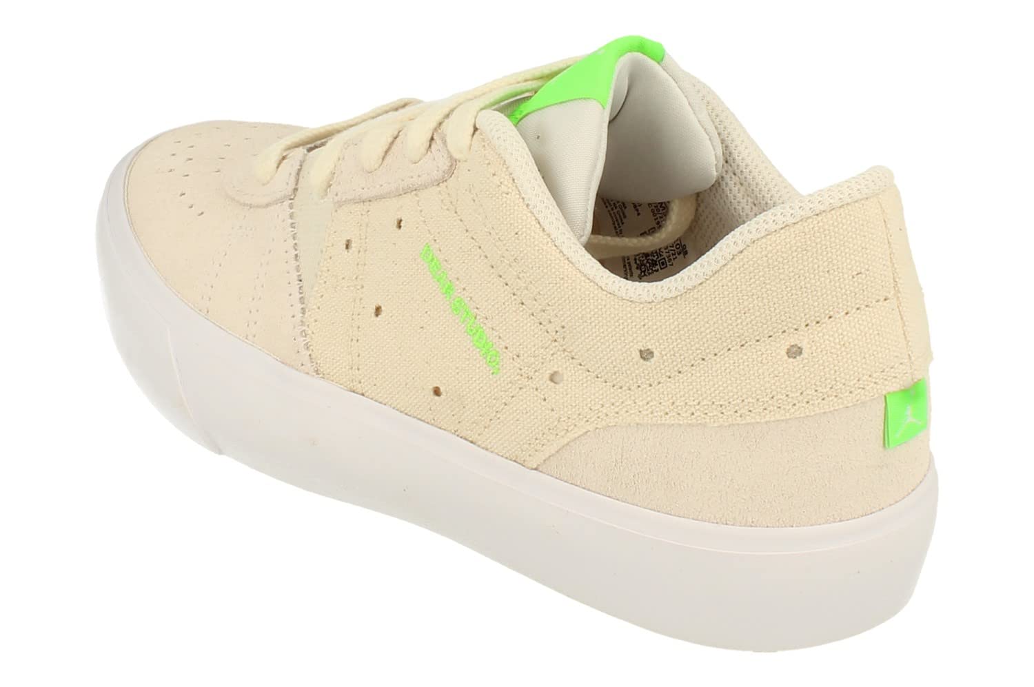 Women's Jordan Jordan Series .05 White/Green Strike-Iris Whisper (DM3383 103) - 9.5