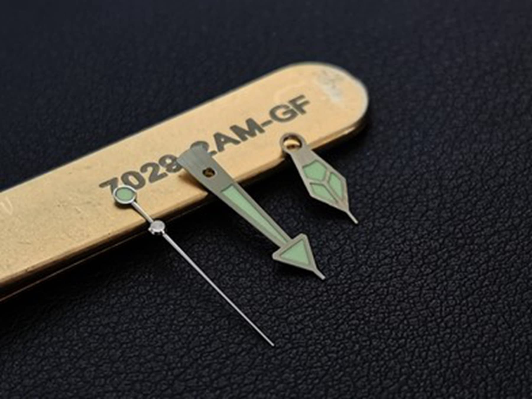 1PC Strong Luminous Substitute NH35/7S26/4R35/6R15 Movement Watch Compatiable for MOD Luminous Needle GS Diving Model 13mm (E)