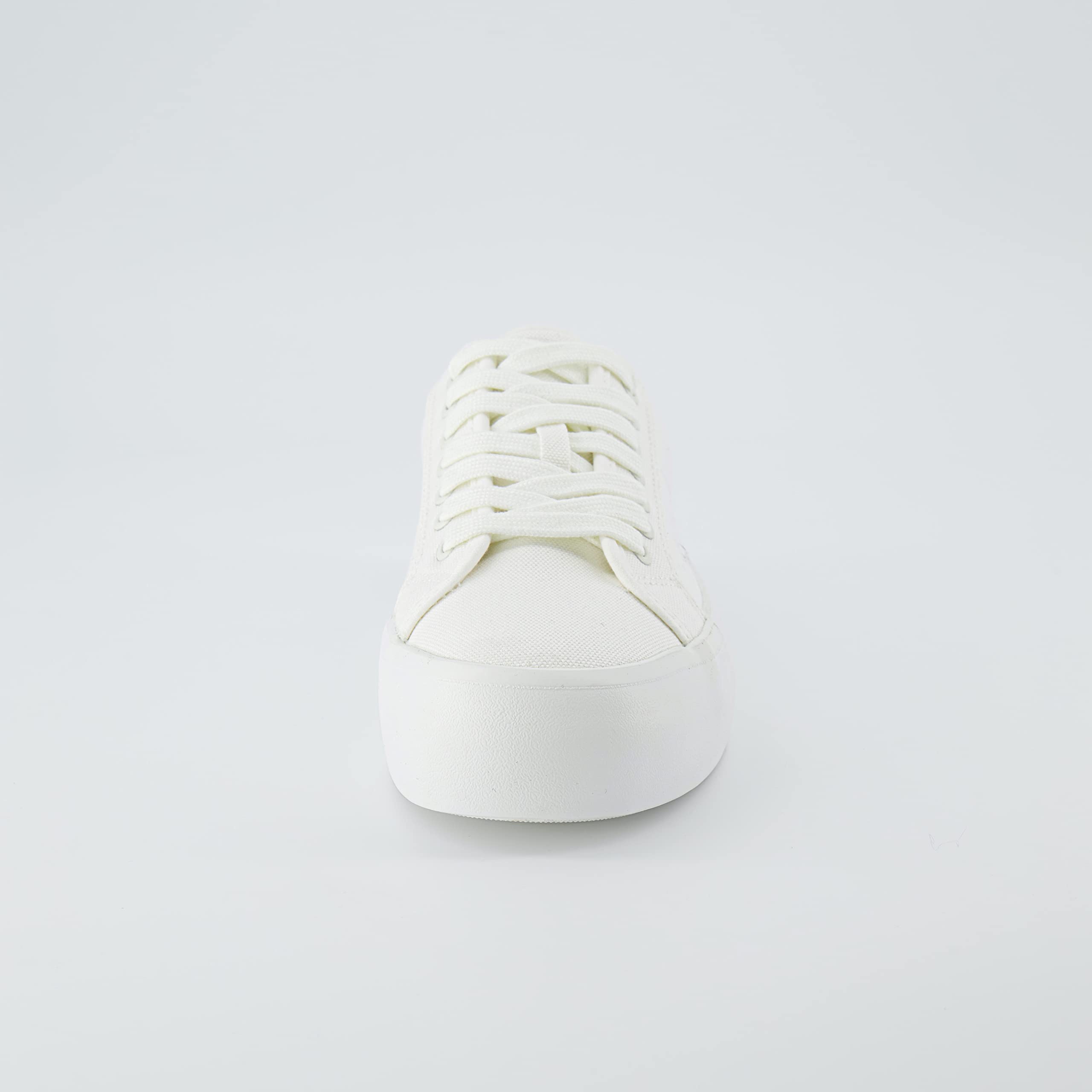 CUSHIONAIRE Zapatilla Deportiva de Lona con Parte Superior Baja y Espuma viscoelástica para Mujer, Lona Blanca 39 EU