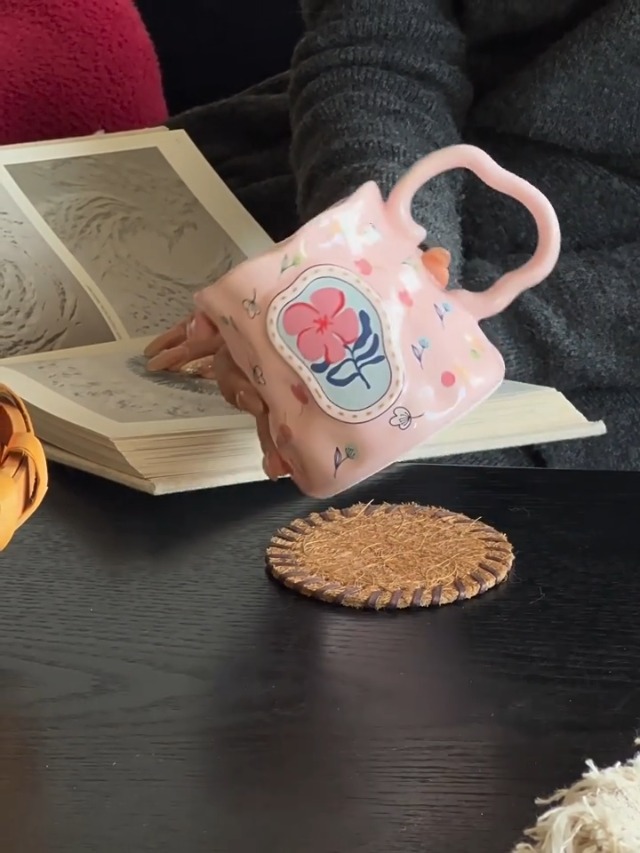 Taza de cerámica irregular con diseño floral 13.5 oz miniatura 7