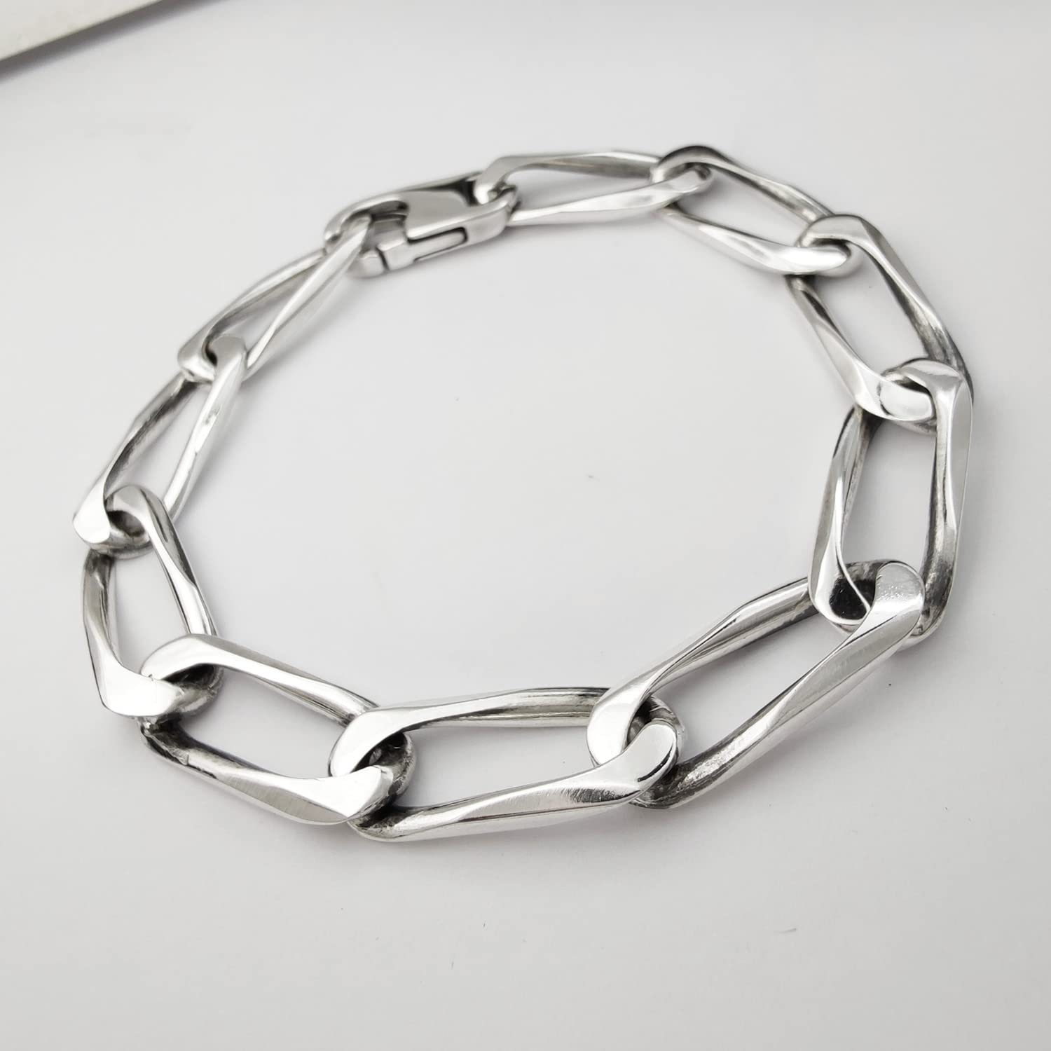 Robusta PULSERA PARA HOMBRE en verdadera PLATA 925 maciza, CADENA CUBANA con eslabón largo, ancho 10 mm - espesor 3 mm - longitud A MEDIDA y completa con caja de regalo.