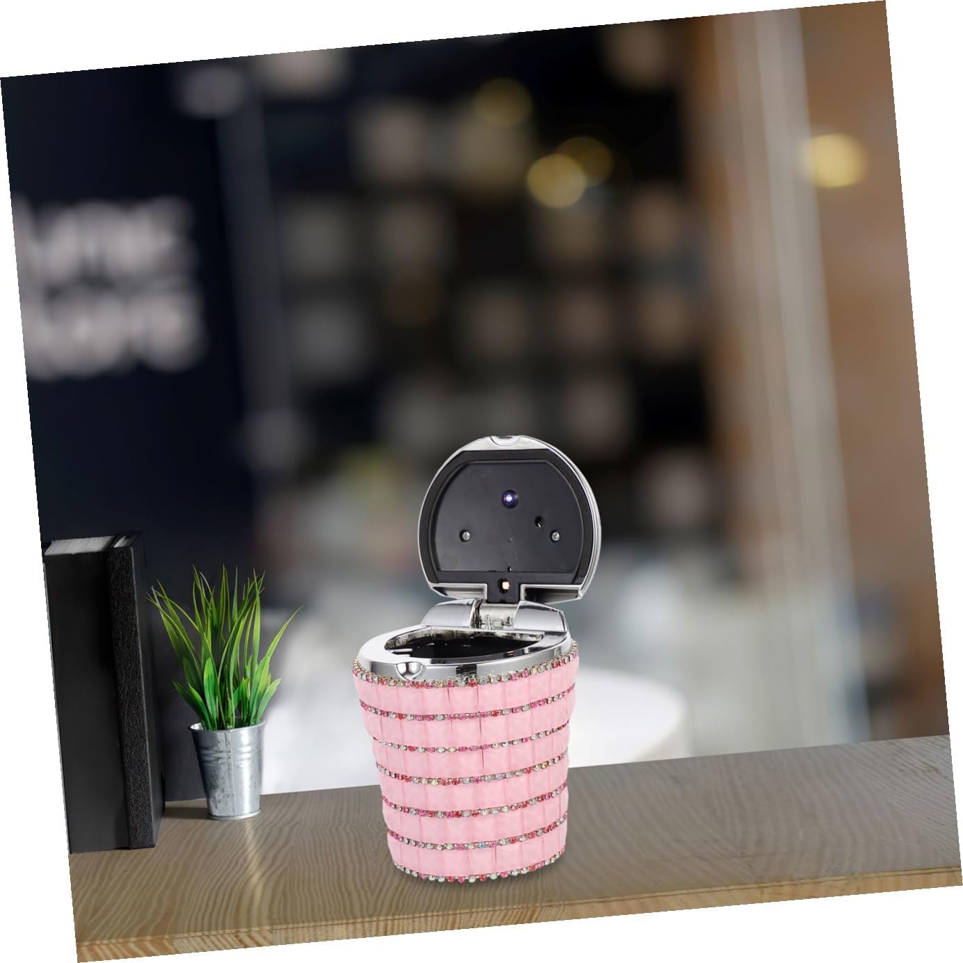 LED Light Car Ashtray with Lid Portable Plastic Ashtray for Auto Cup Holder for Smokers for Home and Office Use
