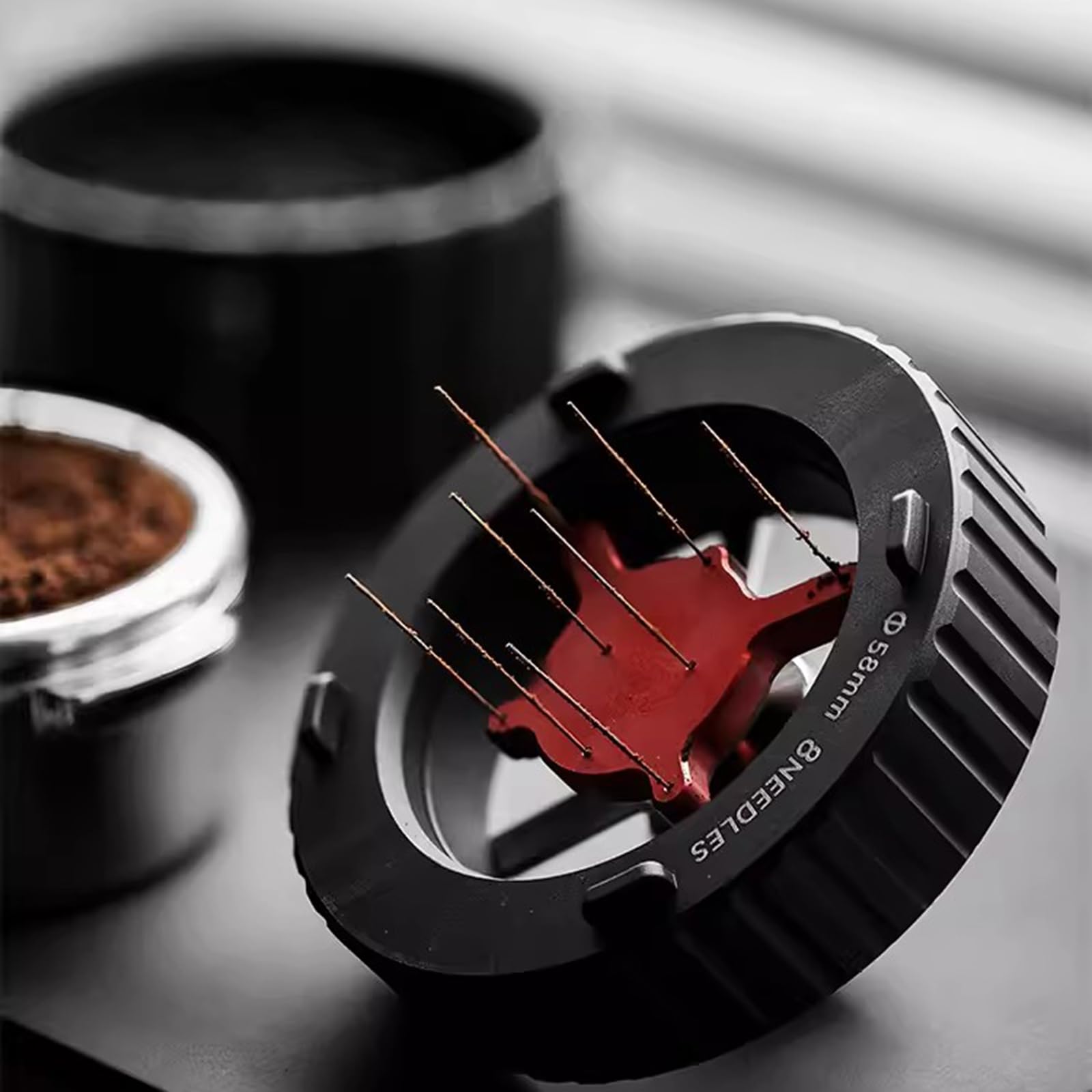 Dystrybutor igieł do espresso, 58 mm igłowy niwelator do kawy, regulowana wysokość z podstawą dla idealnego rozprowadzania mielenia kawy