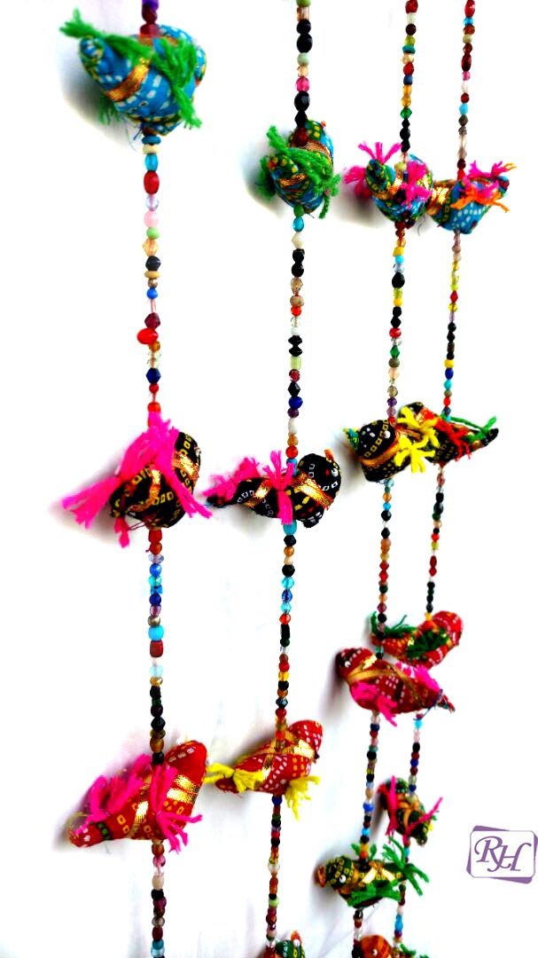 Rastogi Handicrafts - Ciondolo a forma di uccellino, realizzato a mano, con campanelle