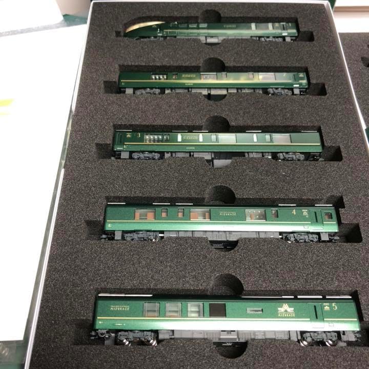 美品 KATO トワイライトエクスプレス 瑞風 10両 10-1570 室内灯付 87系「トワイライトエクスプレス瑞風」が入線しました。KATO 10-1570