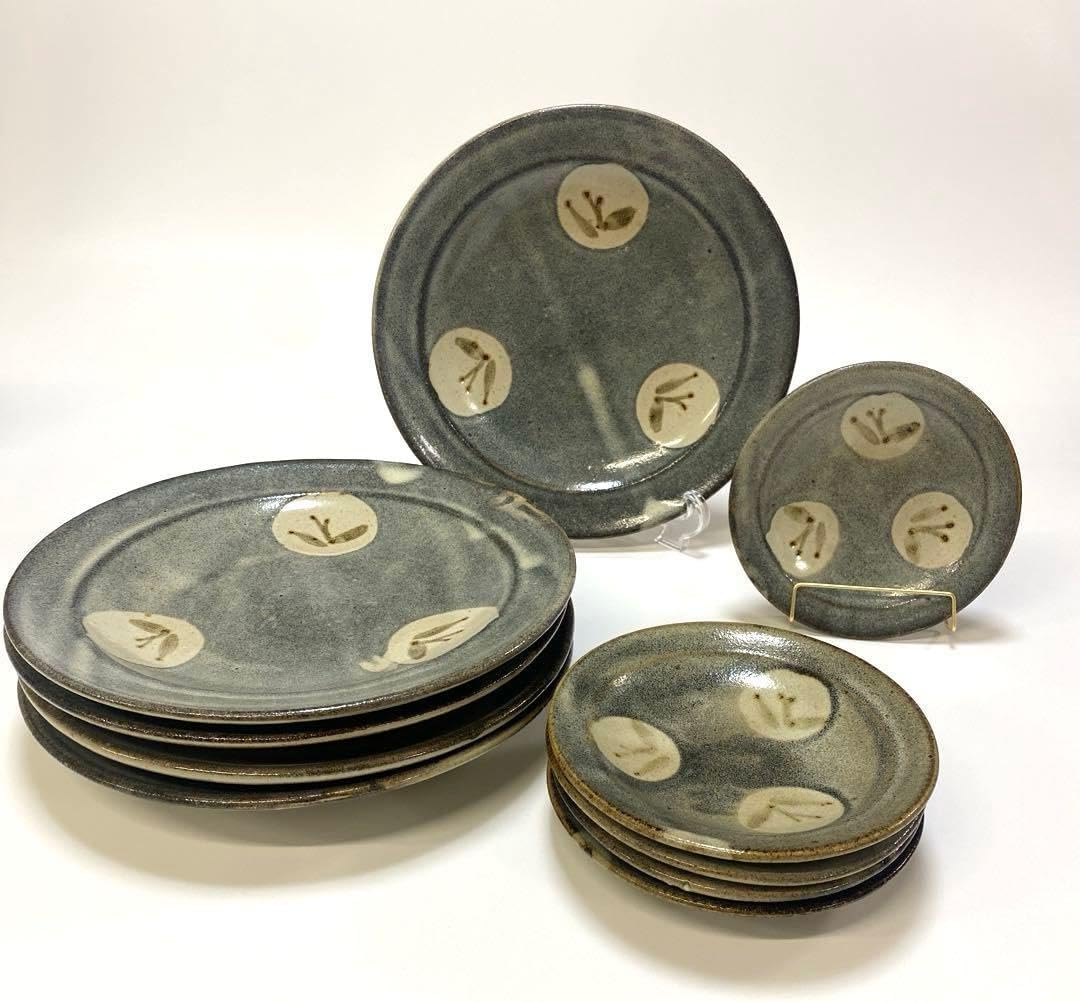 大皿　銘々皿　民芸　益子焼？　グレー　深皿　計10枚セット　丸紋　笹紋 大皿 銘々皿 民芸 益子焼 グレー 深皿 計10枚セット 丸紋 笹