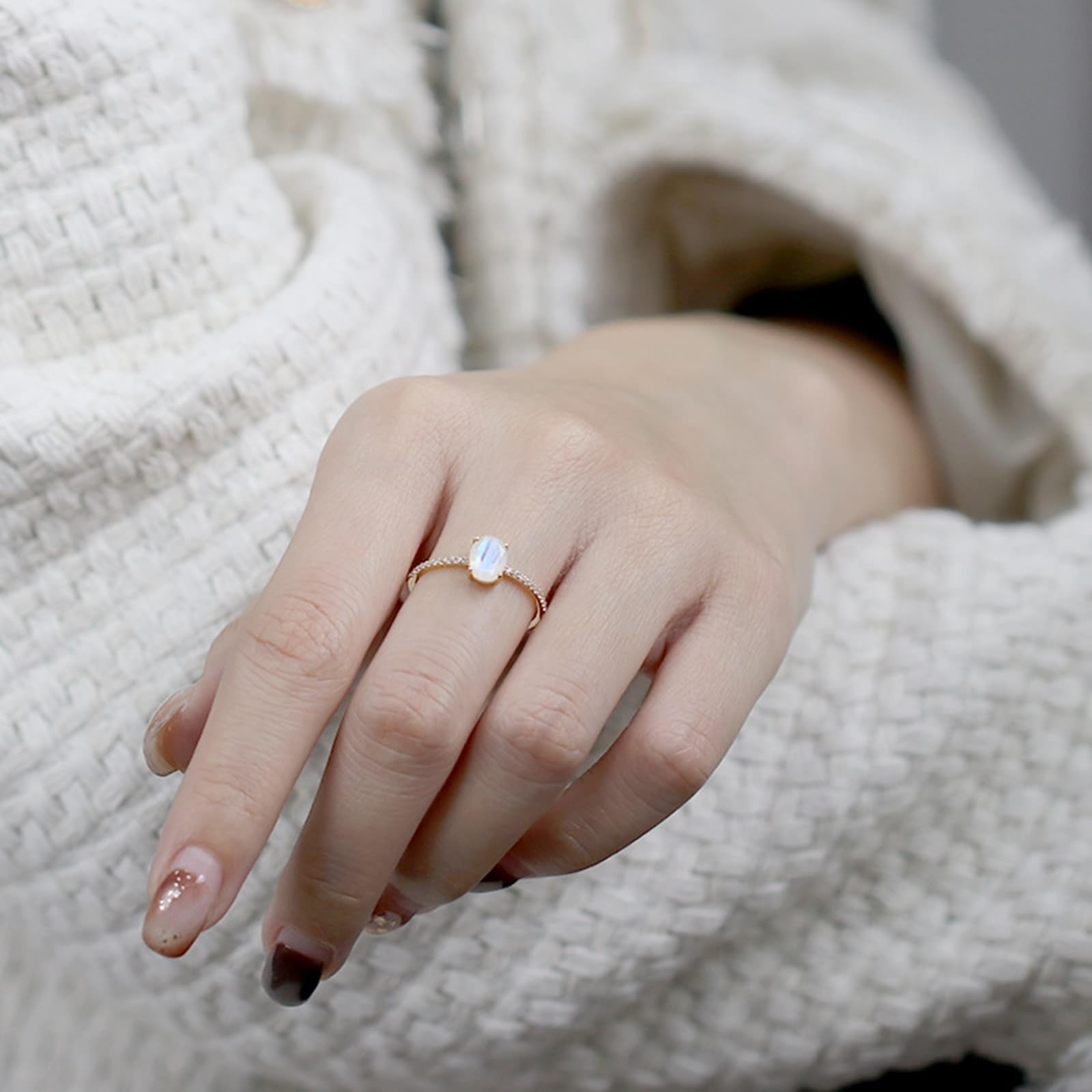 Au 375/585/750 Bague de mariage en or jaune avec pierre de lune ovale, forme semi-éternelle