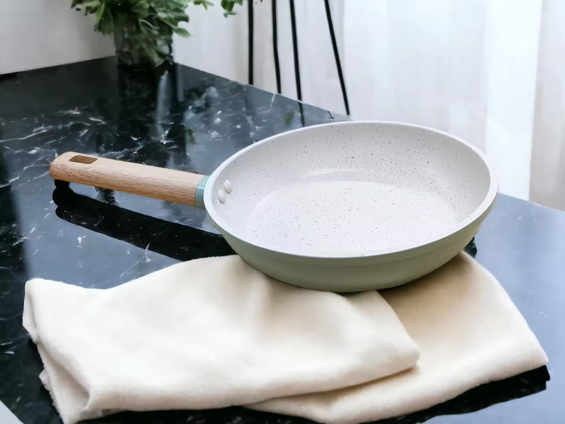 YIJIA | Sartén Antiadherente con Superficie de Piedra, Sartén con Revestimiento de Mármol,Libre de PFOA,Apta para Todo Tipo de Cocinas, Incluida Inducción y Puede Lavavajillas (Ø20/24/28cm)