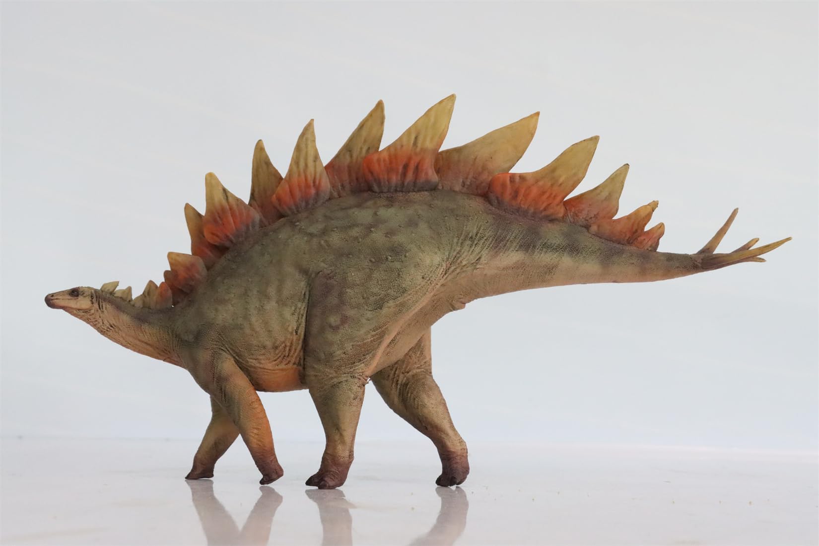 AMITD Figura decorativa de dinosaurio a escala 35 de estegosaurio (095 verde)