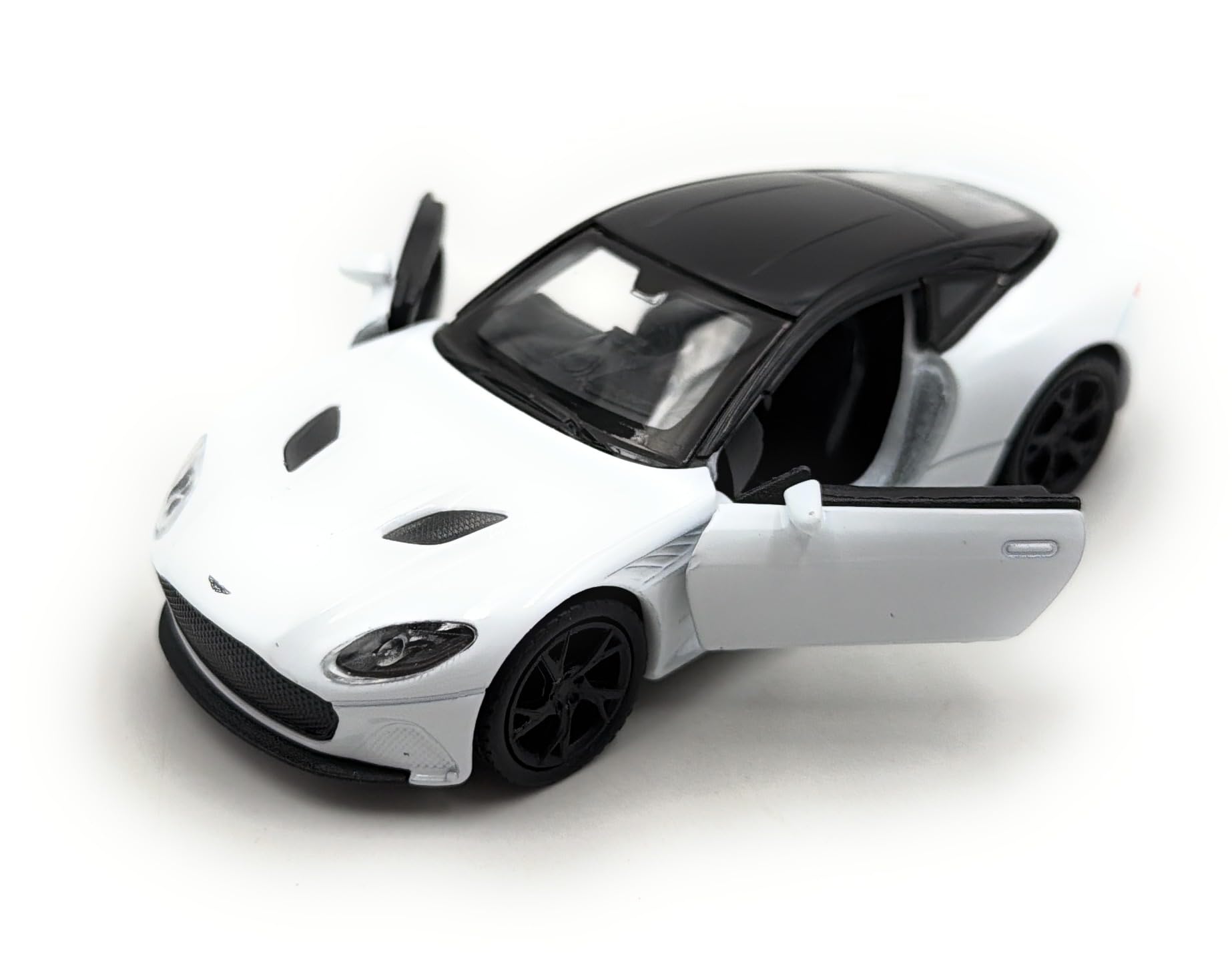 Toi-Toys Welly Aston Martin DBS Superleggera model car, miniature car, scale 1:39 / length 12cm, white