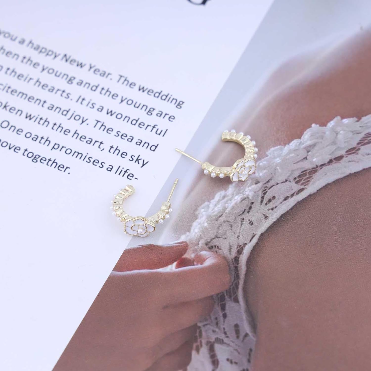 Boho pearl circle hoop earrings Tiny Flower Huggie Earrings c Shape Earrings Camellia Circle Stud Earrings Jewelry for Women - Image 3