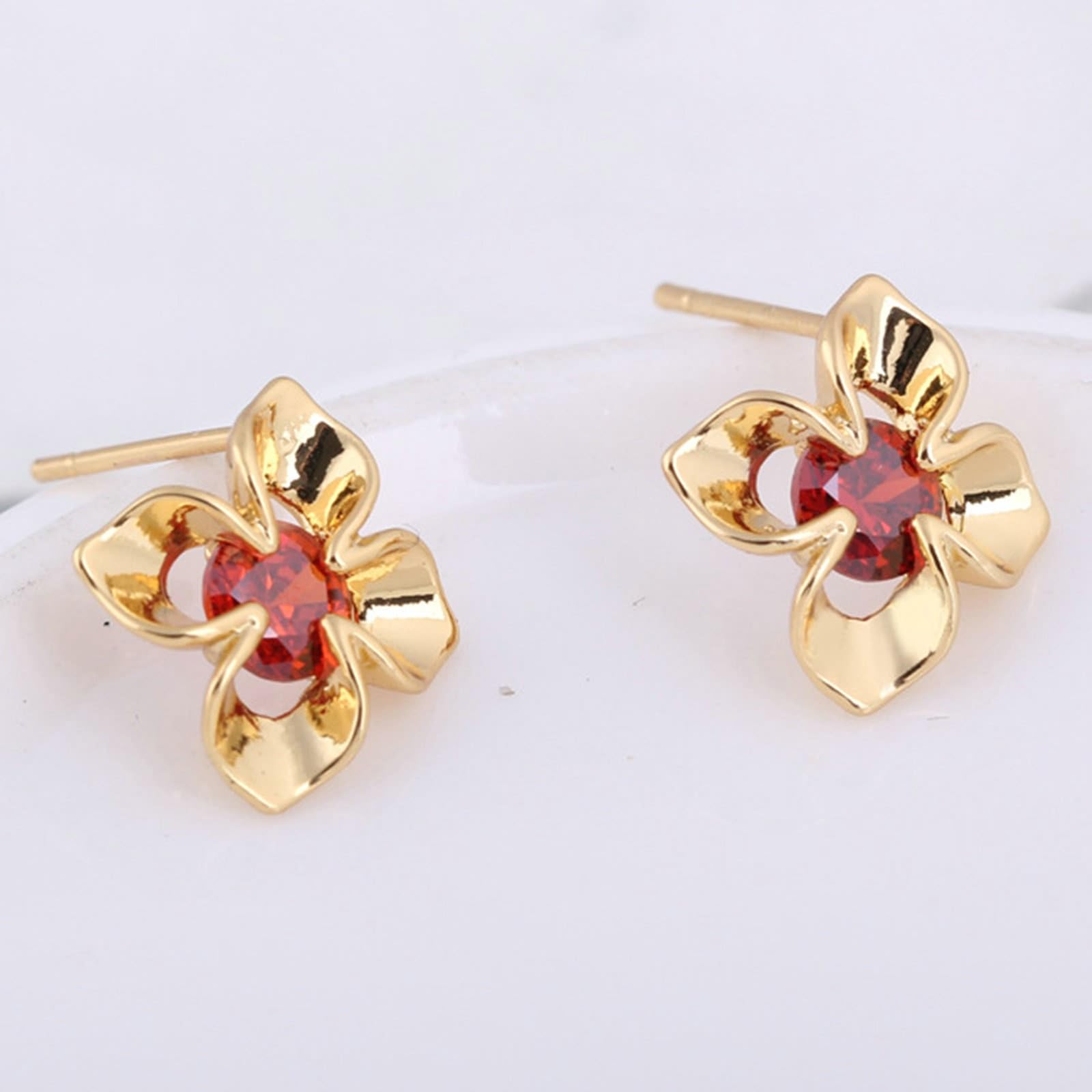 WBDWWTD Pendientes de Oro Amarillo de 18 Quilates para Mujer, Flor Hueca con Amatista Redonda, Pendientes de ílago de hélice para Mujer, Oro
