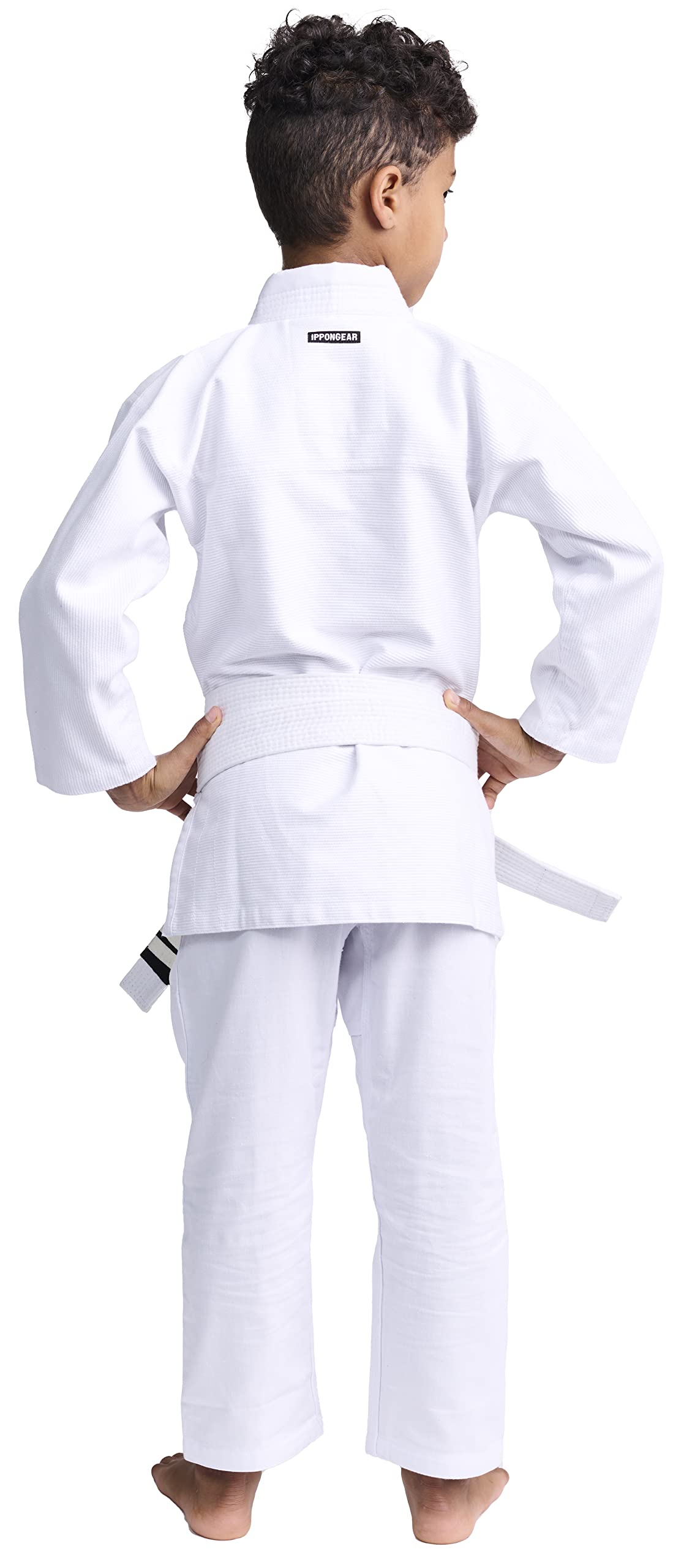 IPPONGEAR BJJ GI Brazilian Jiu Jitsu Kinder/Einsteiger Anzug inkl weißem Gürtel [Größe M4 I Pearl-Weave Material I 350gr/m² Stoffdichte I Reißfestes Material mit versiegelten Nähten] weiß