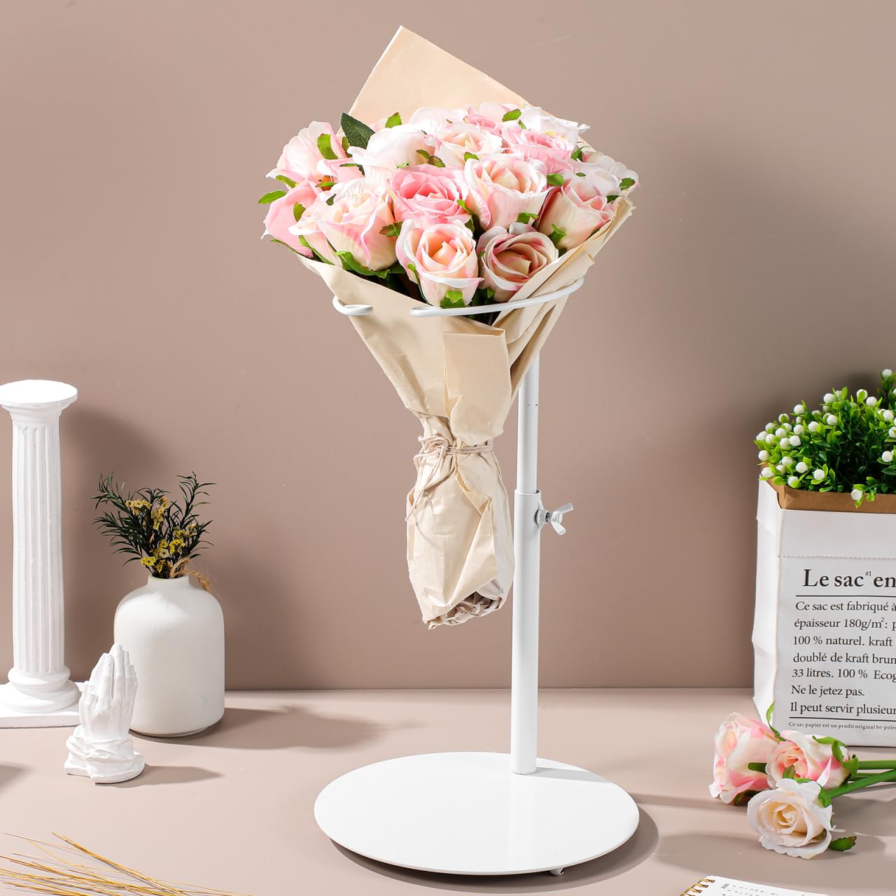 Luxshiny Espositore per bouquet in ferro, supporto per bouquet di fiori, supporto regolabile per bouquet da scrivania, supporto da tavolo per composizioni floreali da matrimonio, bianco