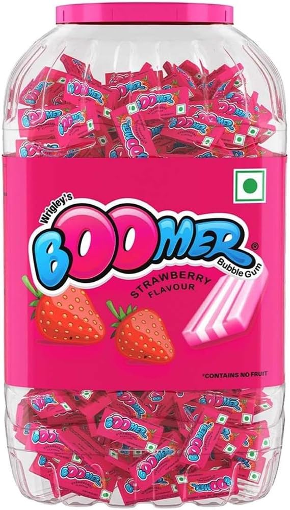 Wrigley's Boomer Bubble Gum Jar | Strawberry Flavoured Chewing Gum | Long Lasting Sweetness | Fun Chewing Gum Ideal for Sharing with Friends | 850 g | Pack of 1
