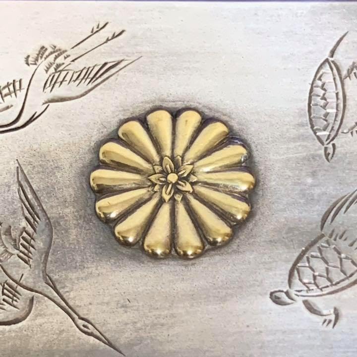 御下賜品　純銀重ね箱型　ボンボニエール　菊紋　鶴亀　皇室 御下賜 純銀重ね箱型 ボンボニエール 菊紋 鶴亀 皇室