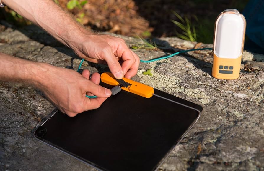 Amazon.co.jp: BioLite ソーラーパネル 5-5ワットUSB出力の