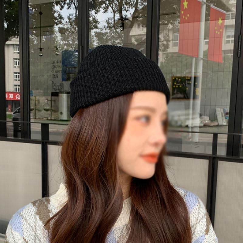 Short Casual Woolen Hat Made of Nylon Knitted Fabric for Women