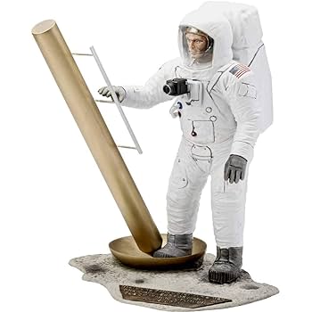 アポロ11号 月面着陸プラモデル完成品 Amazon | 1/8 アポロ 11 月面着陸宇宙飛行士 プラモデル