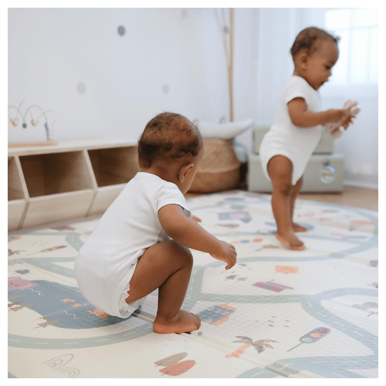 TINÉO - Maxi Reversible Play Mat - Play Mat - 2 Sides - Animal Side/Car Track Side - Thick - Waterproof (Animals/Cars)