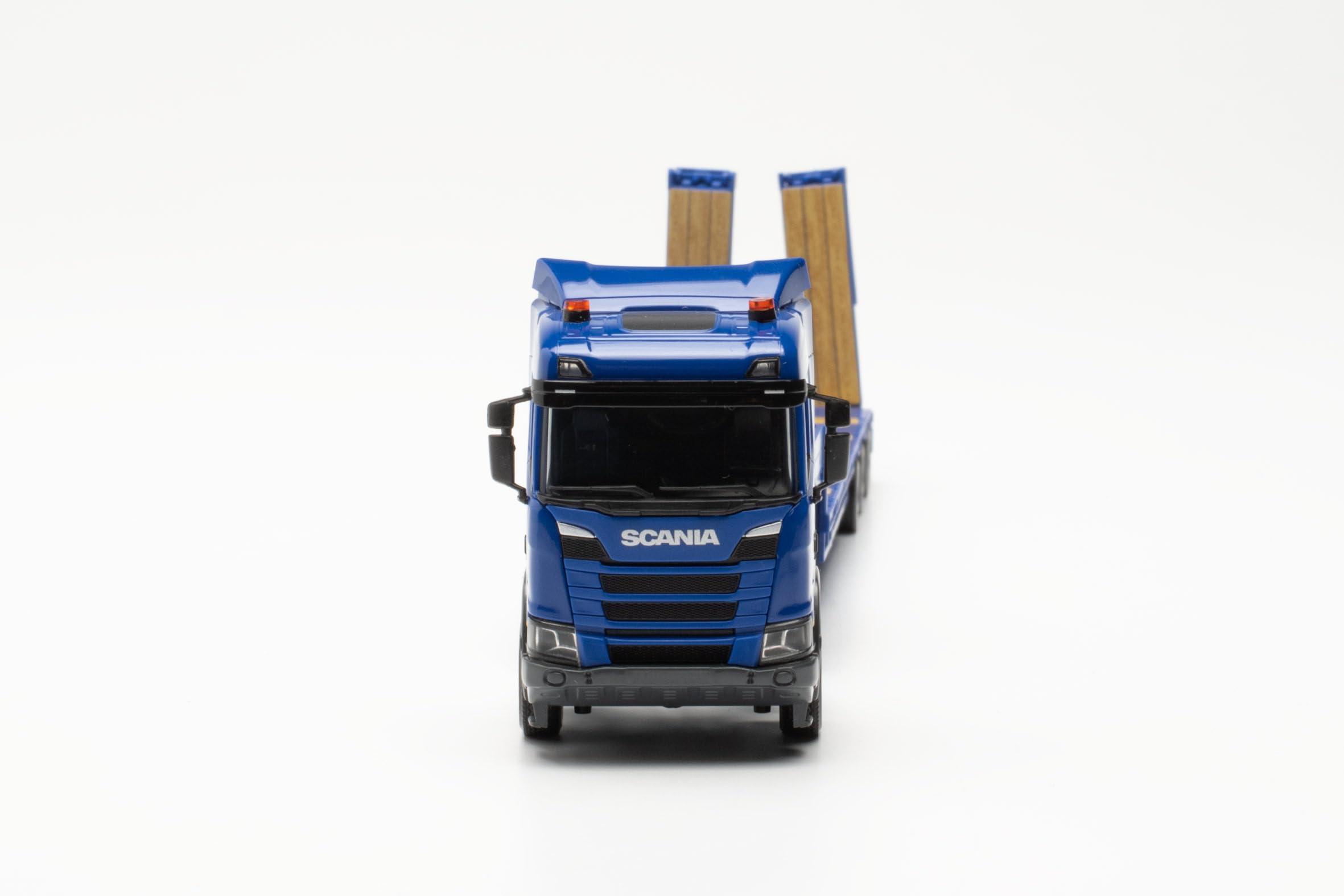 Herpa truck model Scania CR ND semitrailer "Defence Technical Service for Weapons and Ammunition", on a scale of 1 : 87 - Image 4
