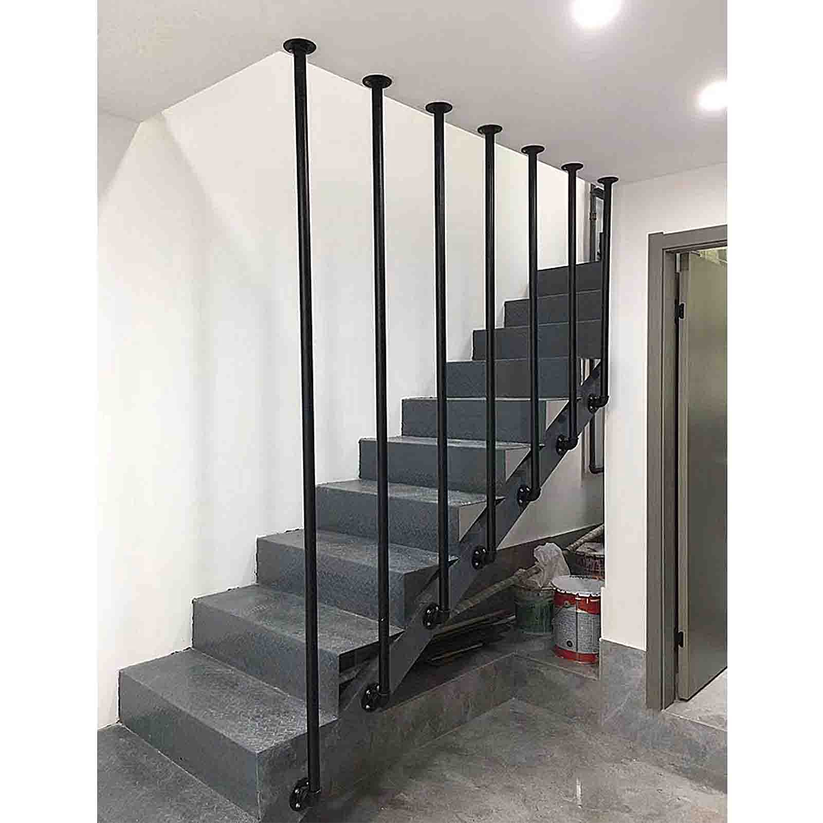 Mains courantes pour marches d'escalier extérieur et entrée de maison