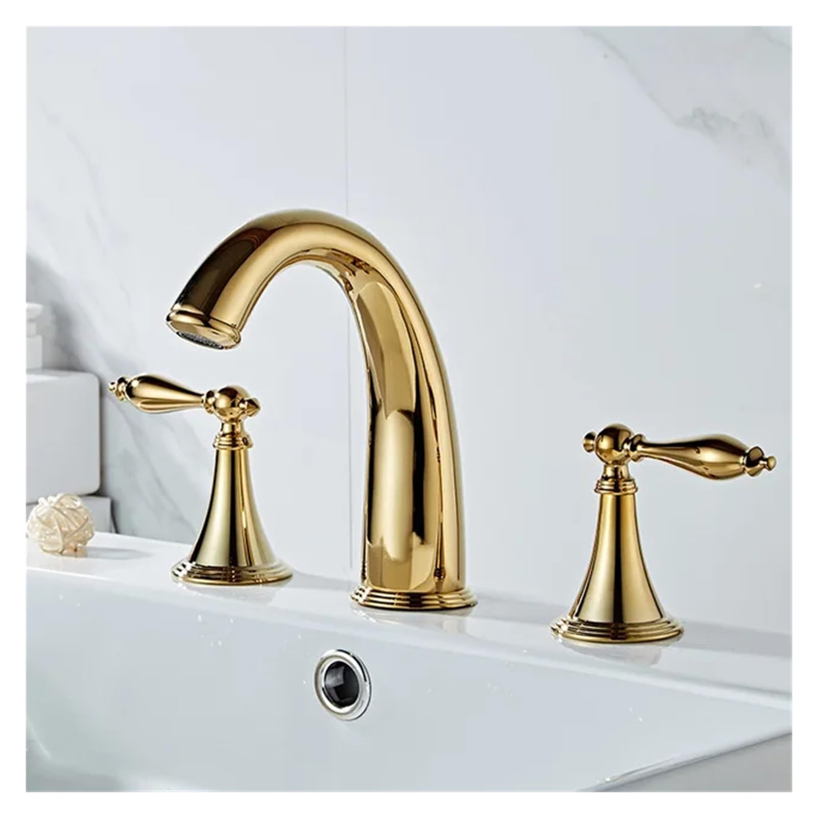 Mélangeur lavabo or rose pour créer une ambiance spa de luxe chez soi