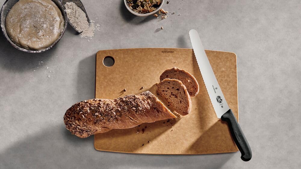 Victorinox Fibrox Konditorsäge mit Wellenschliff, Langes Küchenmesser für Kuchen und Backwaren, 26 cm, Scharf, HACCP geeignet, Rutschfest, Schwarz