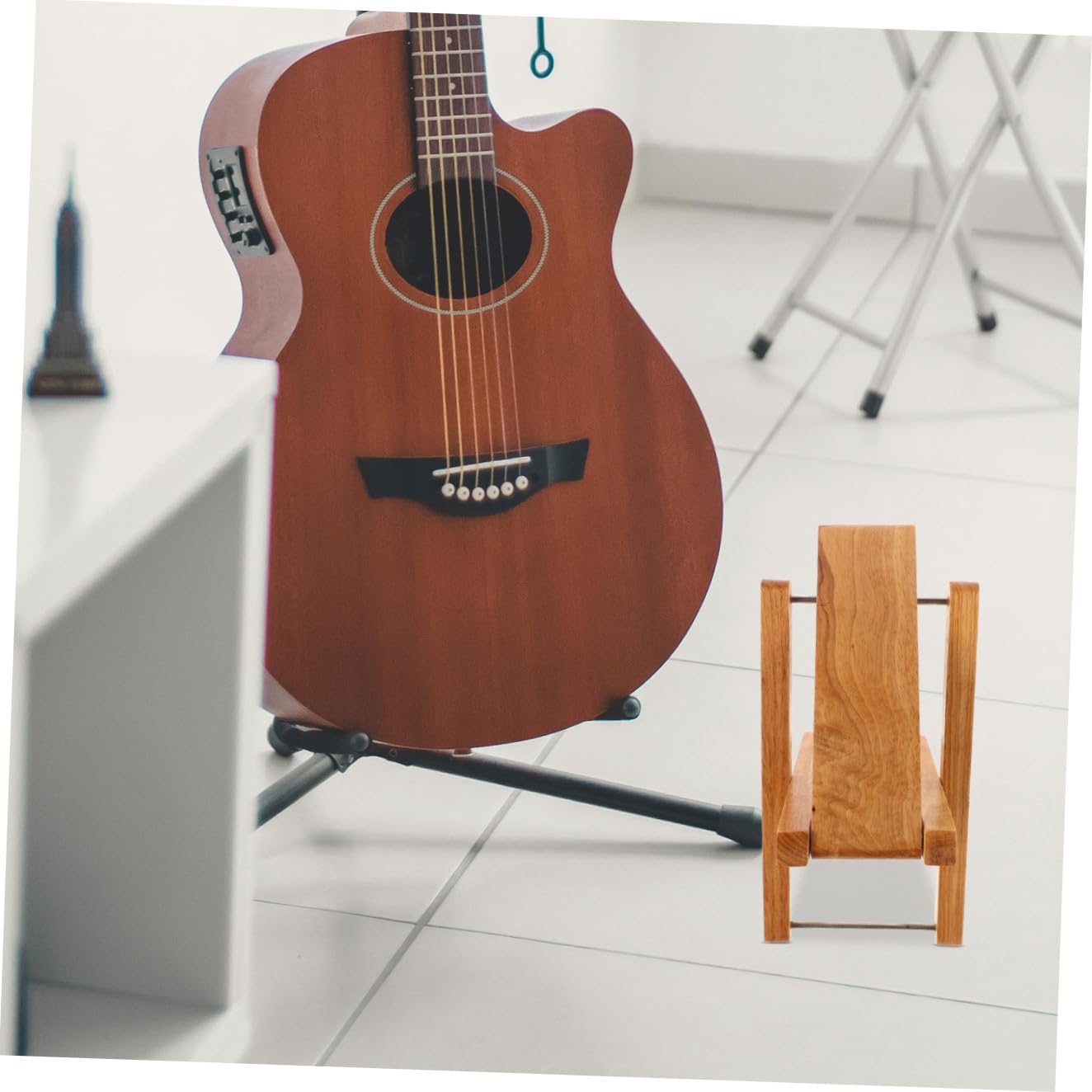 PRETYZOOM Adjustable Solid Wood Classical Guitar Foot Stool with Height Levels Lightweight Guitar Pedal Stand for Comfortable Playing and Portable Use at Home Studio