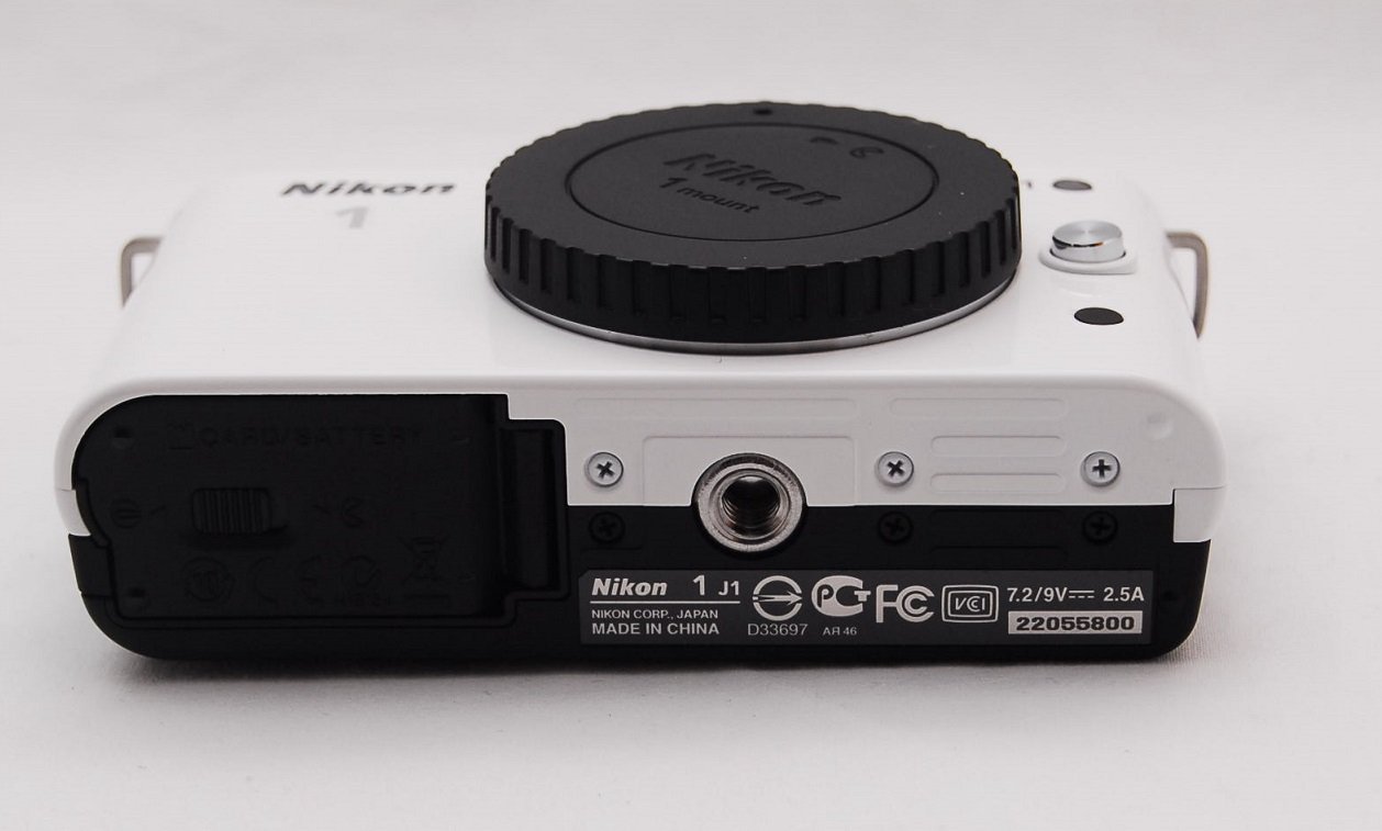 Amazon | Nikon ミラーレス一眼カメラ Nikon 1 (ニコンワン) J1  