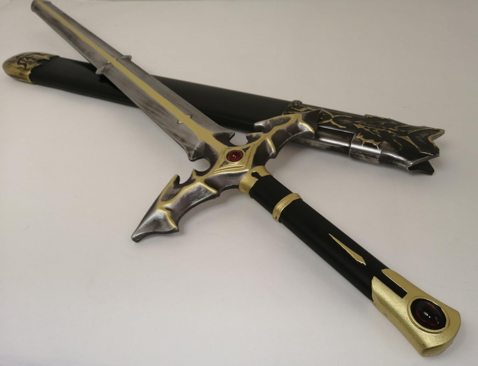 Amazon.co.jp: 模造刀剣 鞘付き ソウルクラッシュ PU製 鞘入り111