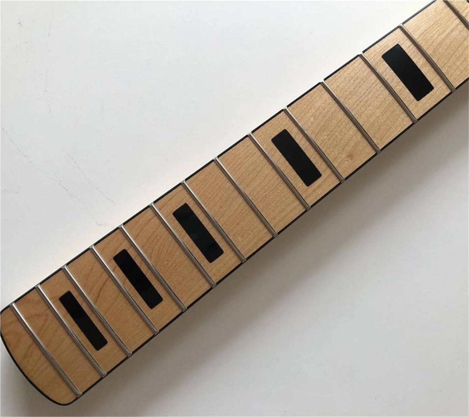 Ricambio Per Manico Per Chitarra Chitarra Elettrica A 4 Corde Manico Basso 20 Tasti Tastiera In Acero Blocco Intarsiato Capotasto Da 38 Mm
