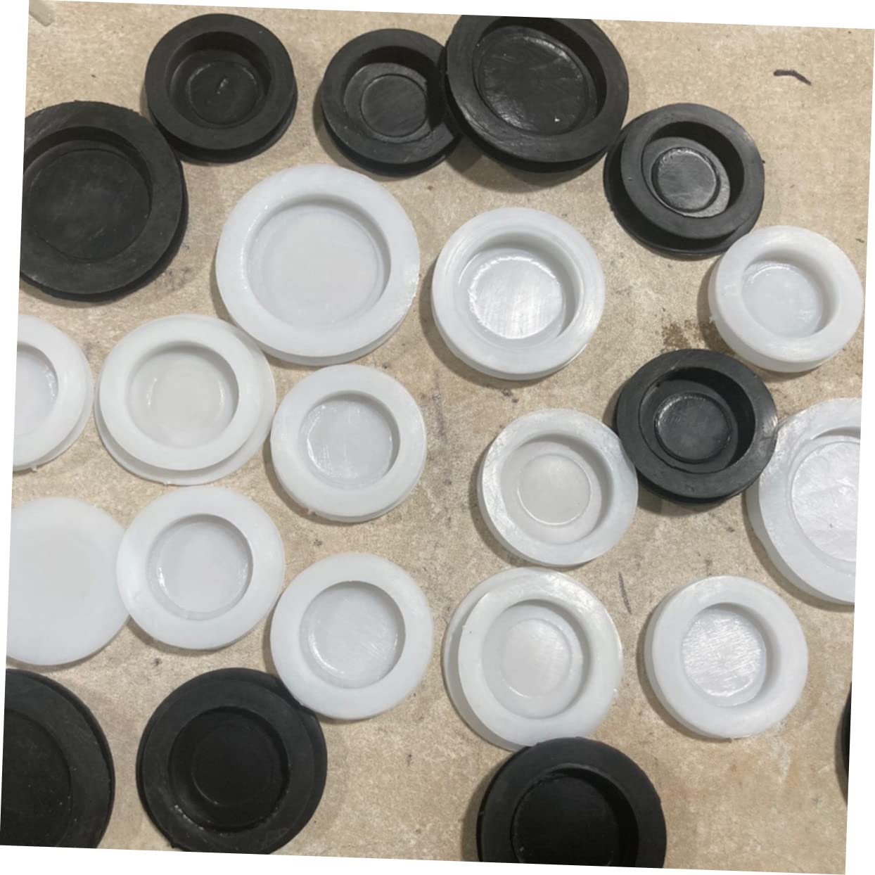 Zerodeko 3sets 20pcs Piggy Bank Stoppers Bottom Plugs for Plaster Dolls and Saving Boxes Easy Installation Lightweight Secure Closure for Savings 20pcs*3