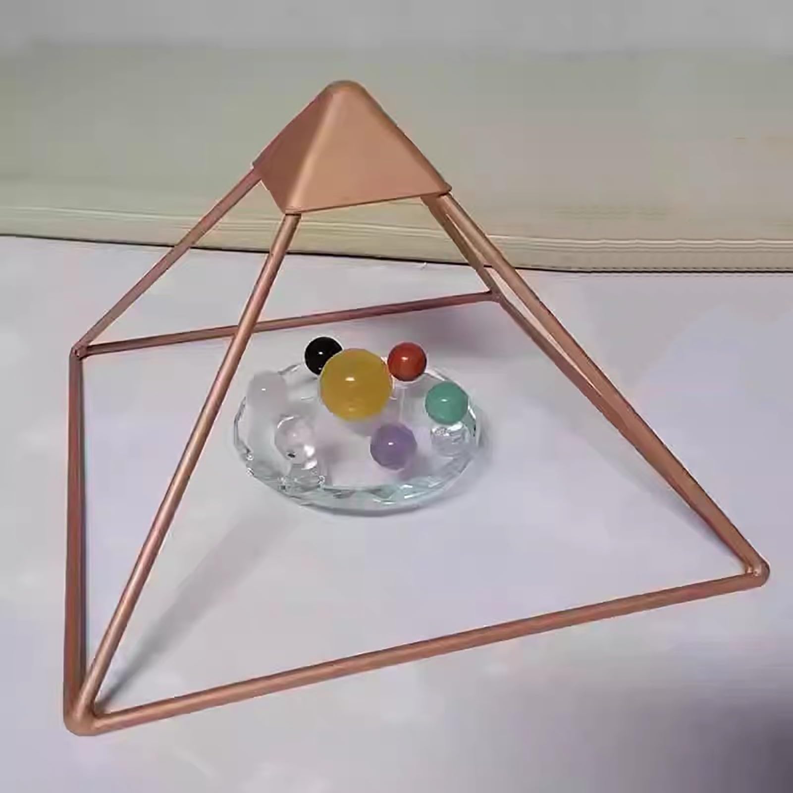 Piramide in Rame Puro con Copertura Traspirante e Sfera con Gancio – Piramide per Meditazione, Mindfulness, Yoga, Decorazione Feng Shui e Carica dei Cristalli