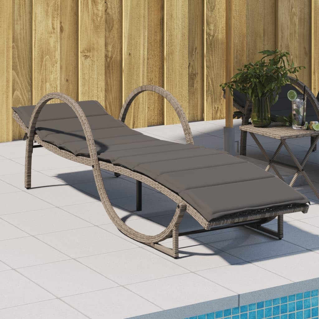 Leżak do opalania z nakładką, szary, 60 x 199 x 42 cm, polirattan, regulowany, z wyściełaną poduszką, wytrzymały leżak ogrodowy na taras, balkon, basen, składany i odporny na warunki