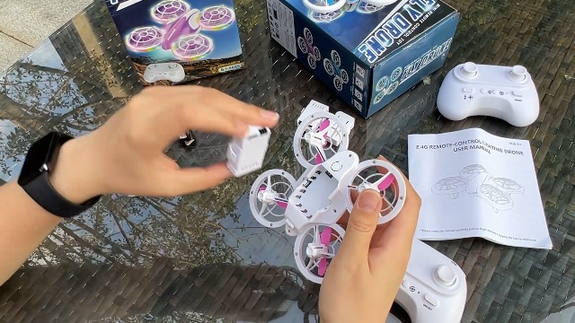Charmofun Mini Drone Pour Enfant Avec 3 Batteries - Avion Télécommandé Lumineux 360° Rotation, Cadeau Garçons Filles 6-10 Ans