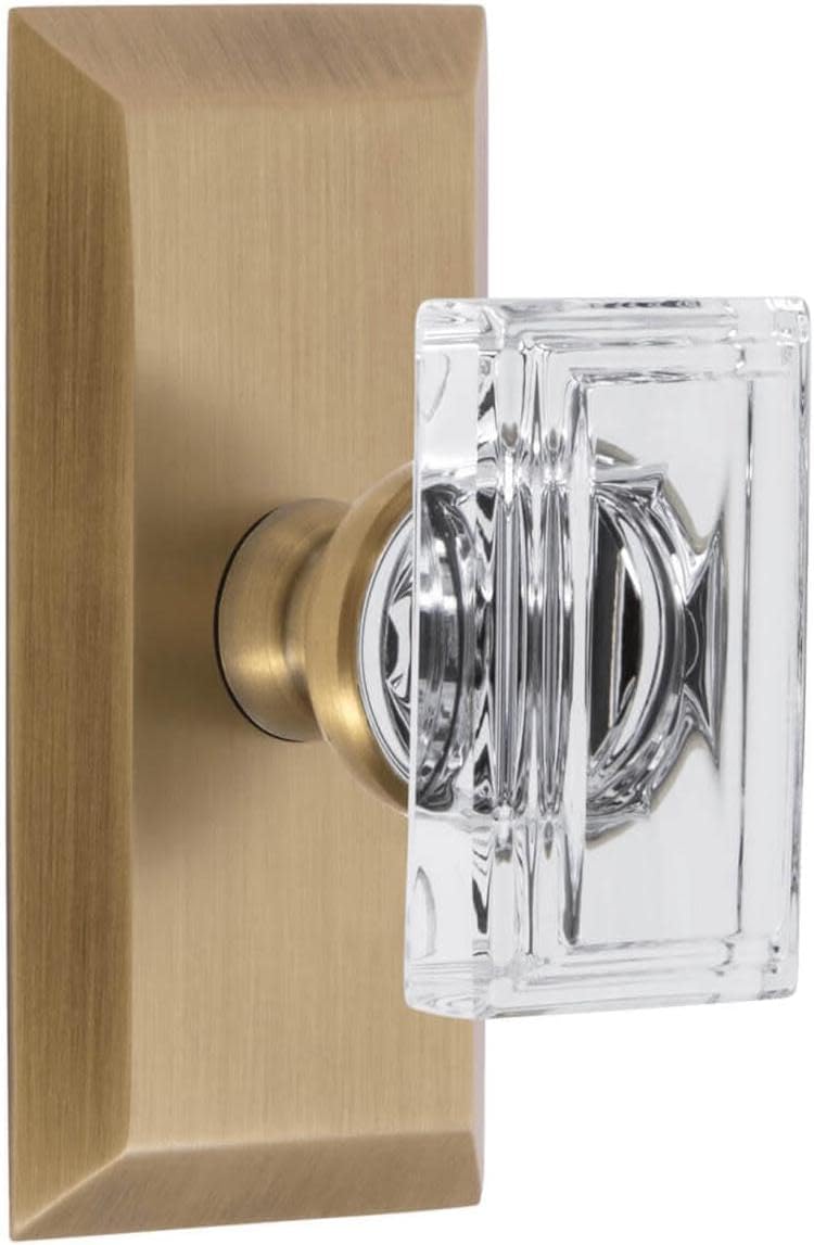 Fifth Avenue Short Plate with Carré Crystal Knob in Vintage Brass