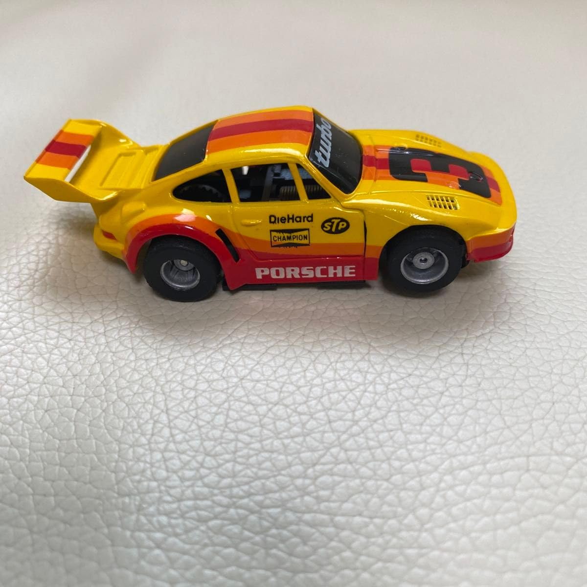 Amazon.co.jp: TYCO HO Porsche 935 Slot Car : Toys & Games