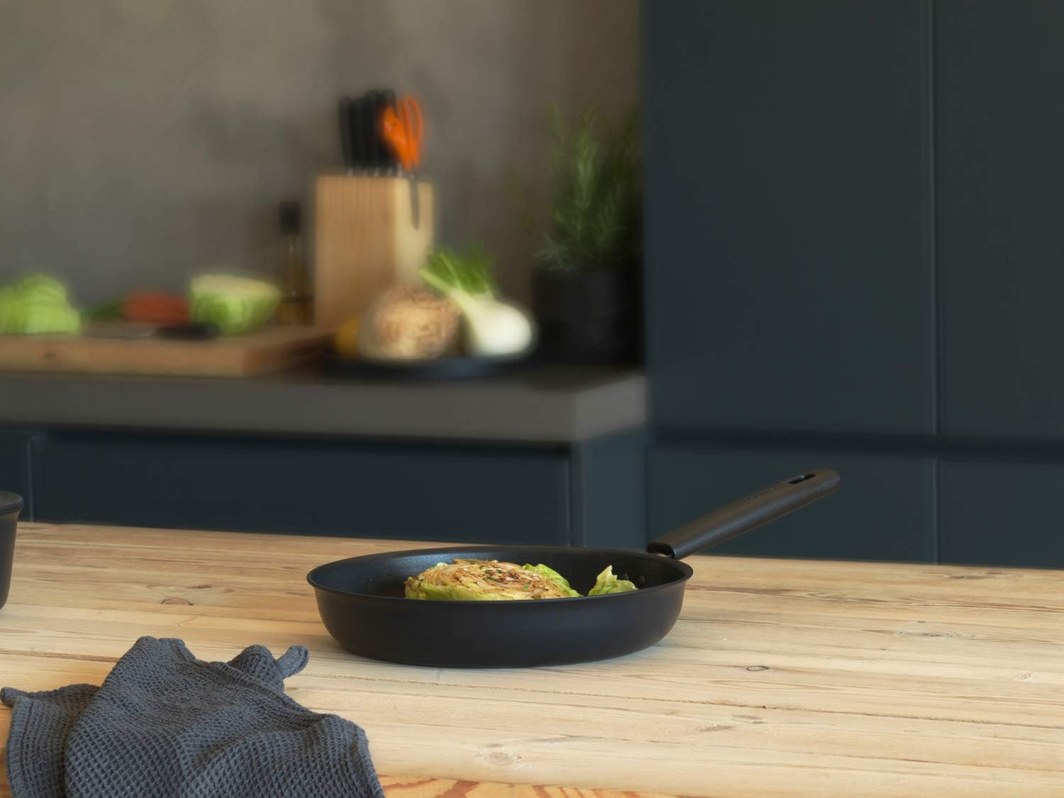 Flash Deals - 70% OFF Fiskars Frying Pan, dia: 24 cm, Suitable for all types ofhobs, Aluminium/plastic, Overheating protection,Scratch-resistant, Hard Face, Black