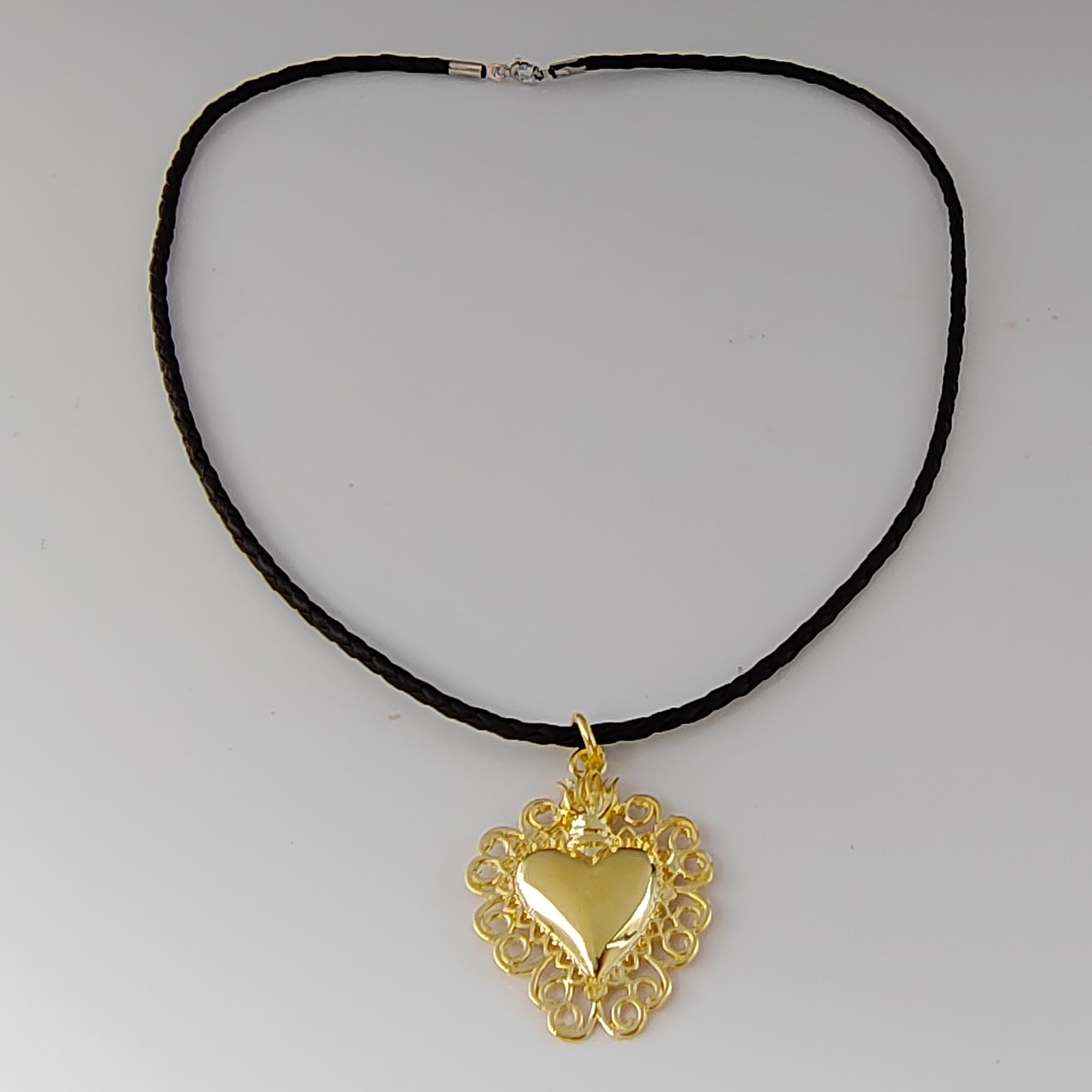 Gioielli Aurum Collana Sacro Cuore in Argento 925, Ciondolo Dorato, Cordino in Pelle Nera, Gioiello Religioso Unisex, Regalo Uomo Donna