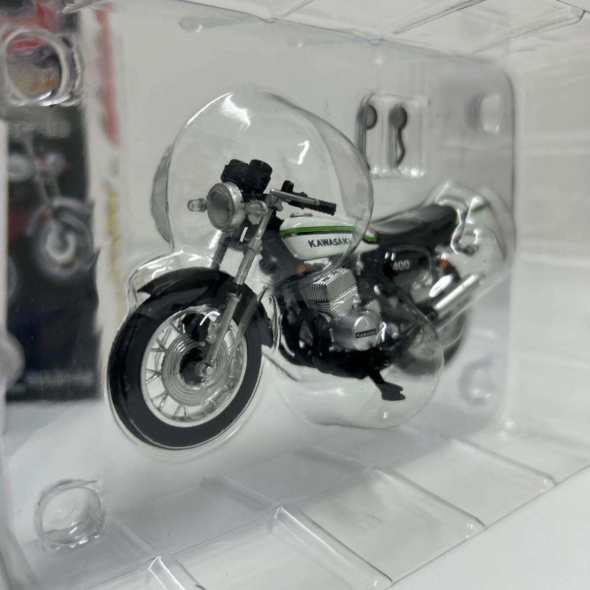 真嶋秋生 KAWASAKI KH400 A7 レインボースペシャル 特攻の拓 Amazon | アオシマ 少年マガジン 1/24 カスタムバイク