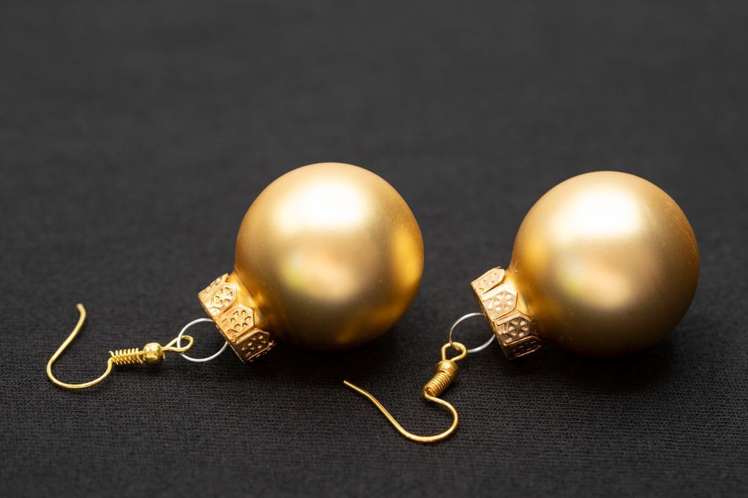Miniblings Christmas Tree Ball Earrings Baubles Christmastree gold mat - Handmade Fashion Jewelry I Christmas Xmas Gold - Earrings Earring Pendant gold-plated