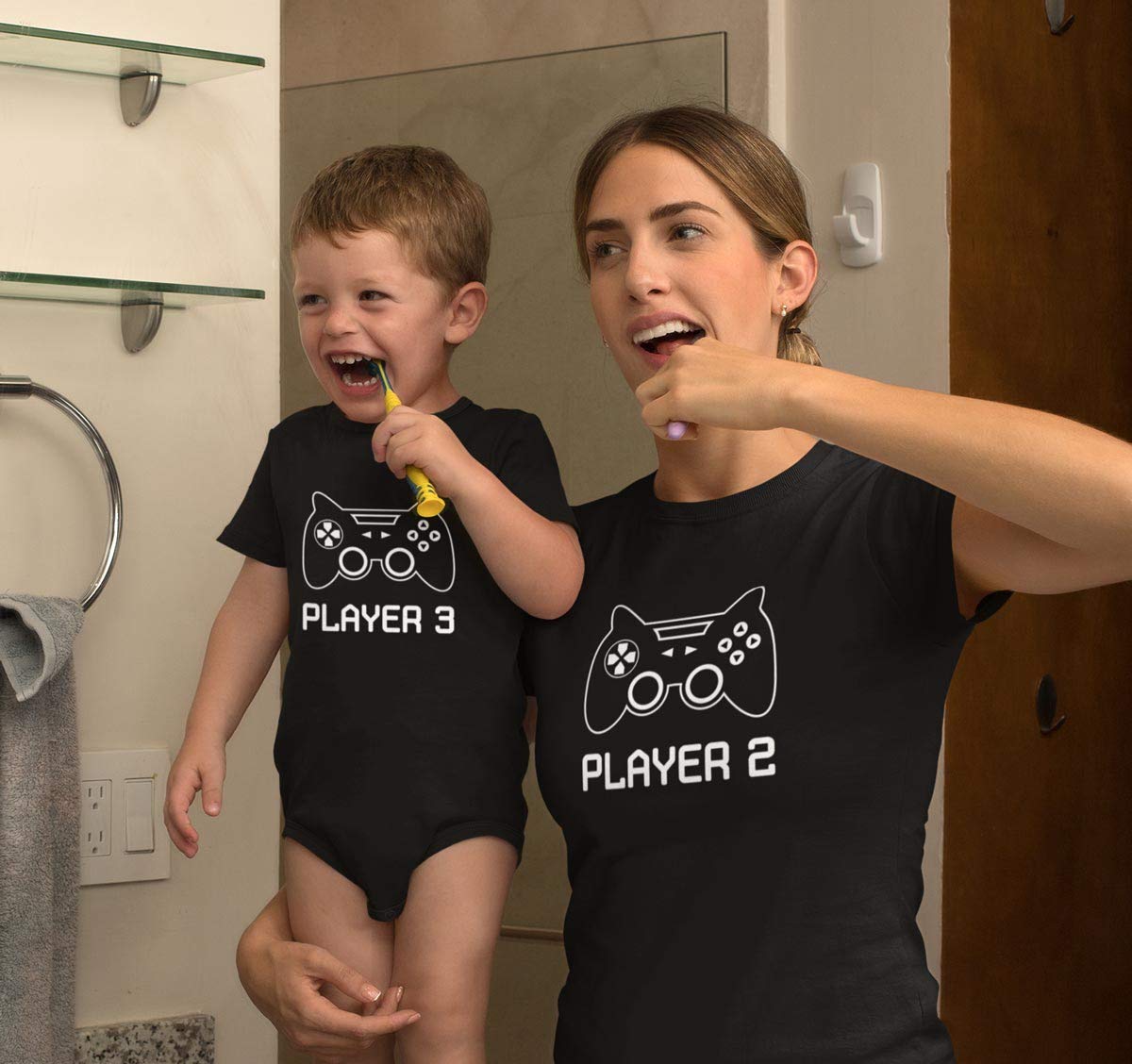 Player 1/2 / 3 Baby + Herren + Damen T-Shirts Strampler Geschenke Set