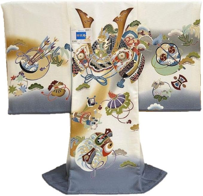 Amazon Co Jp お宮参り着物 男の子 男児 産着 祝い着 赤ちゃん着物 正絹 兜 刺繍 金糸 本染め 白地 Om M 755 家紋入れ 五ツ紋 無料 お守りフードセット 贈答用化粧箱 きもの保存用たとう紙 プレゼント 服 ファッション小物