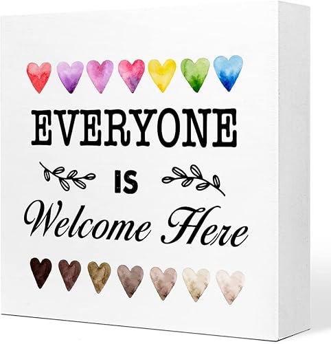 Letrero de madera con texto en inglés «Everyone Is Welcome Here», letrero de bienvenida para el aula, letrero de bienvenida de regreso a clases,