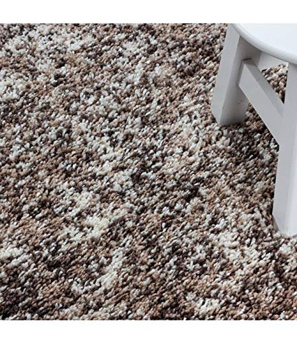 Tapis à poils longs shaggy beige crème doux pour pieds nus en salon moderne - 2