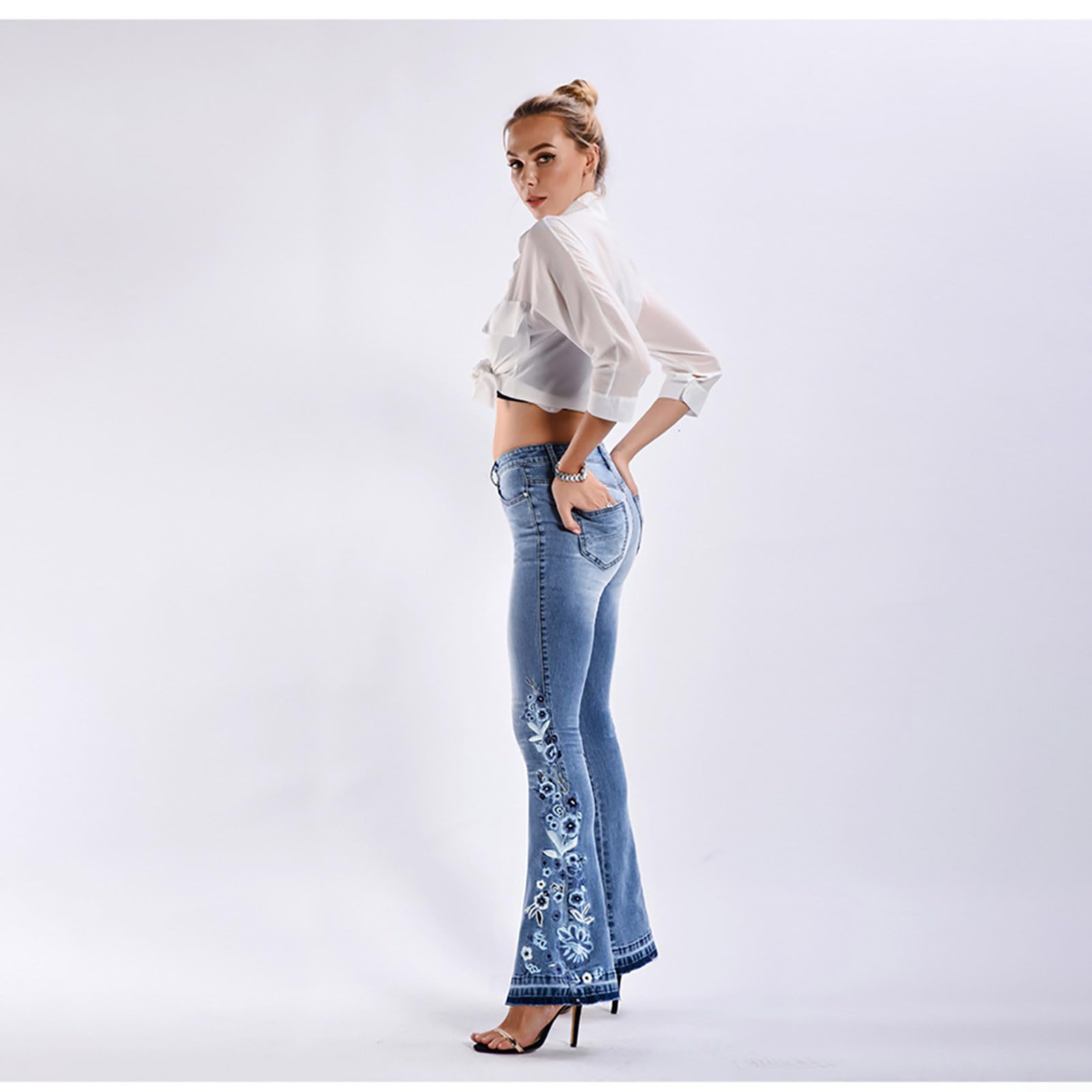 Schlaghose Damen Jeans Blumen Jeanshosen Schlank Geblümt Bestickt Denimhose Vintage Stickerei Schlagjeans mit Taschen Elegante Bootcut Röhrenjeans Hohe Taille Flared Pants Y2K Style Denim Freizeithose