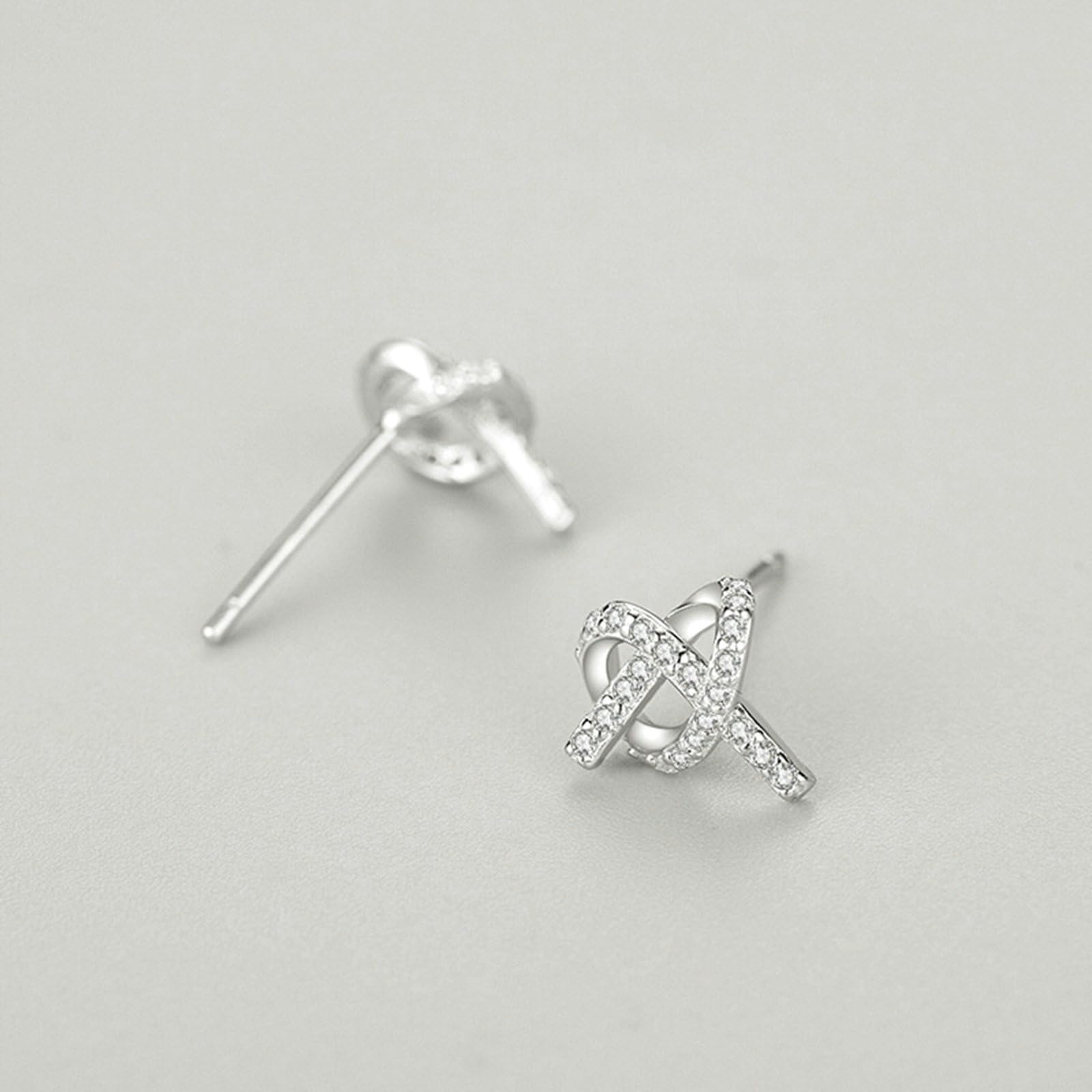 Kolczyki na sztyfcie z diamentami ze złota z białym diamentem laboratoryjnym, prawdziwe kolczyki dla kobiet, Pave Love Knot | 9-karatowe białe złoto