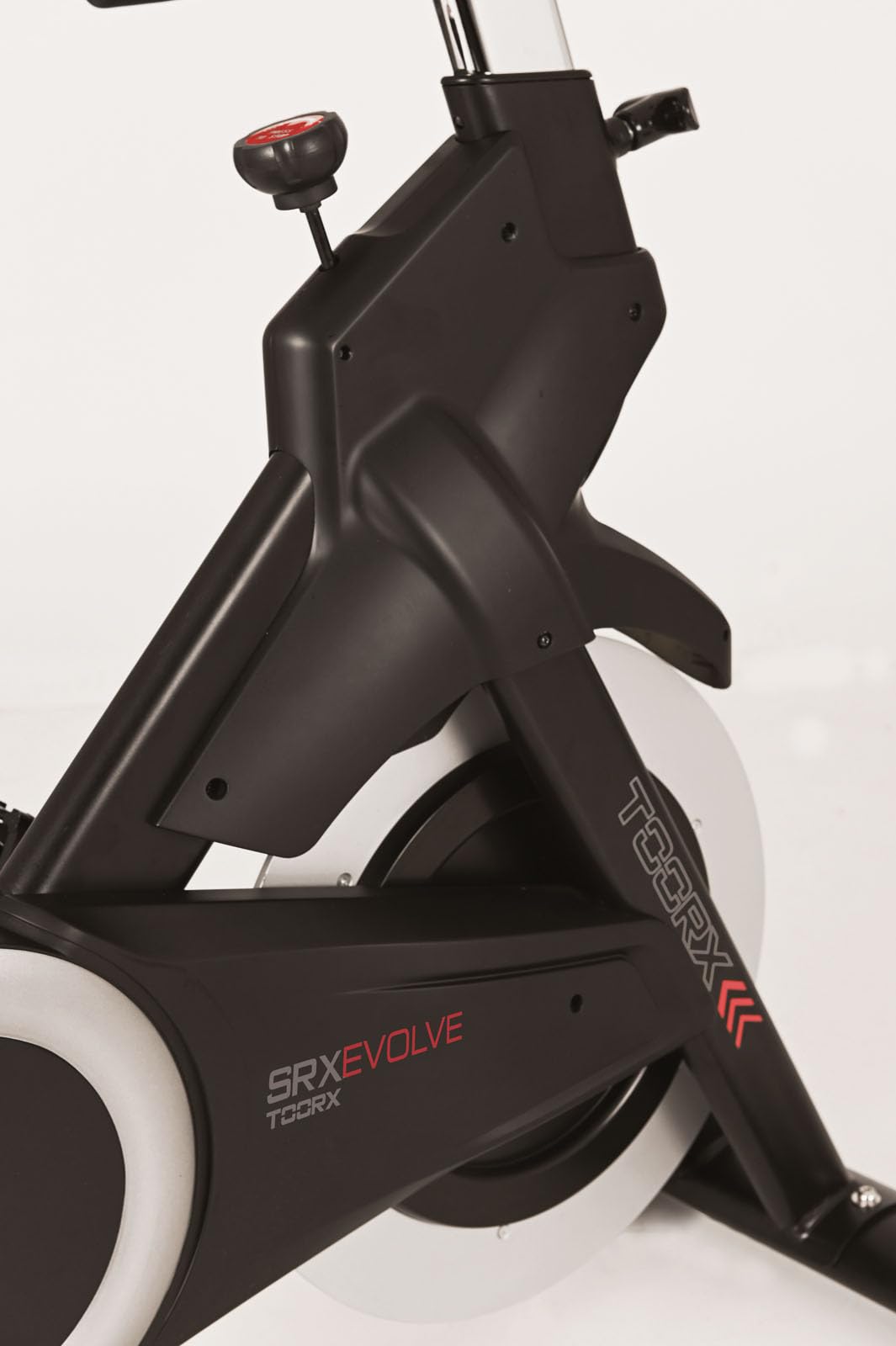 TOORX SRX EVOLVE, sistema di frenaggio magnetico con regolazione elettronica dello sforzosu 24 livelli. APP READY.
