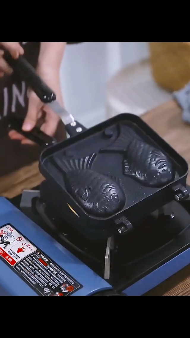 Watch Taiyaki Japanese Fish Shaped Pancake Double Pan on Amazon Live